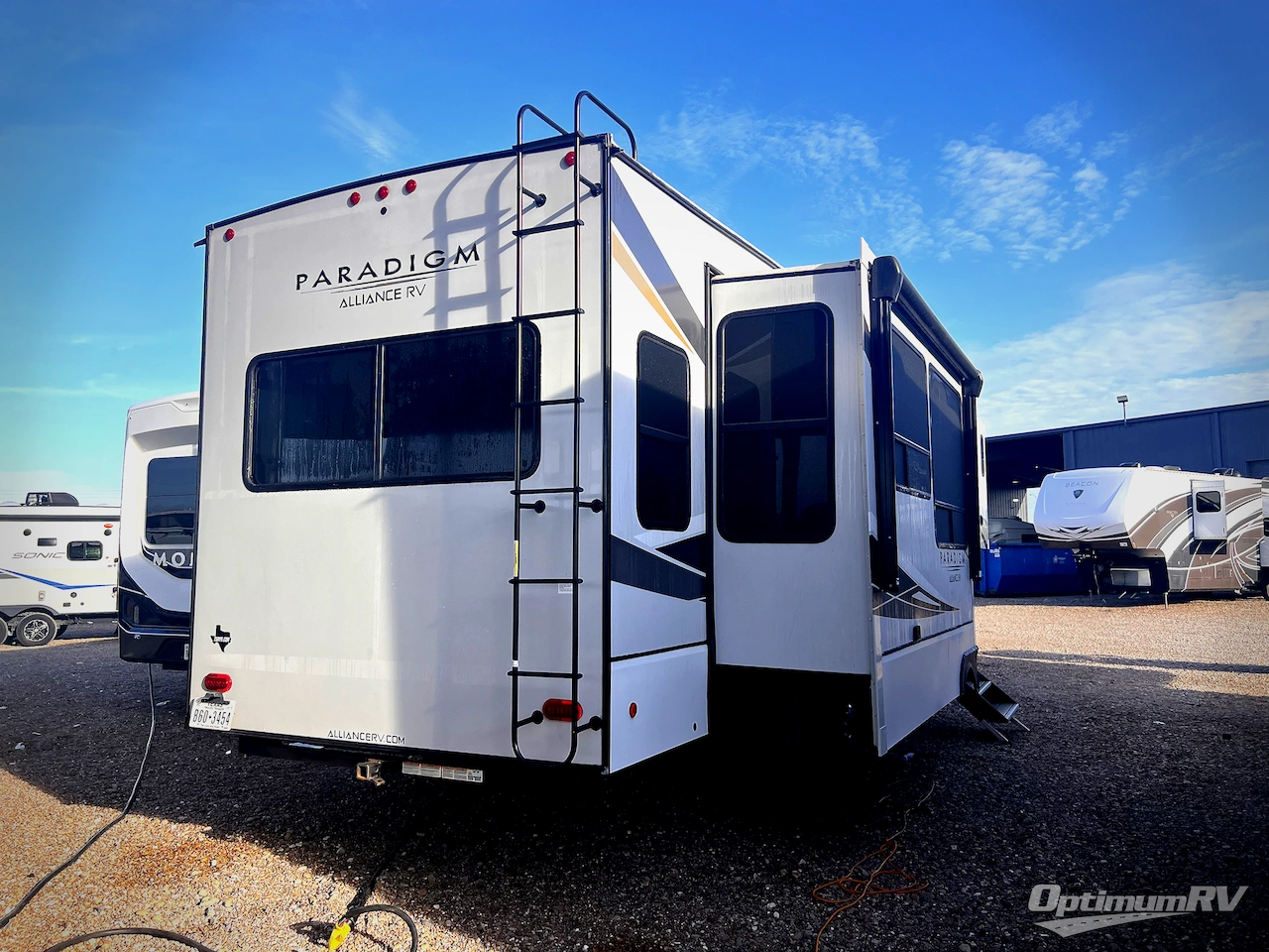 2022 Alliance Paradigm 370FB Photo 2