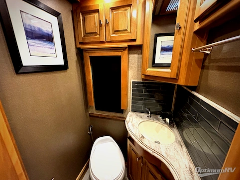 2019 Tiffin Phaeton 44OH RV Photo 3