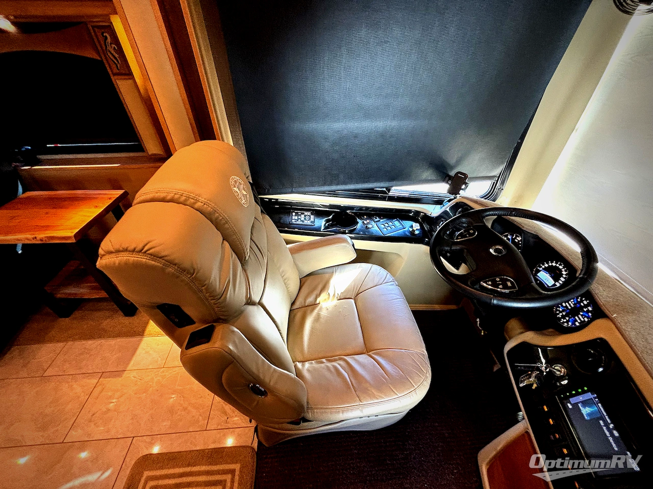 2019 Tiffin Phaeton 44OH Photo 7