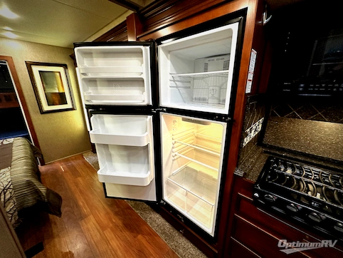 2016 Newmar Canyon Star 3921 RV Photo 3