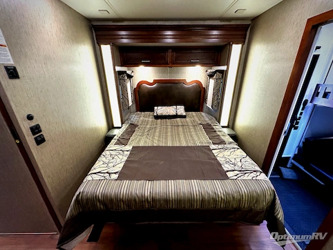 2016 Newmar Canyon Star 3921 RV Photo 4