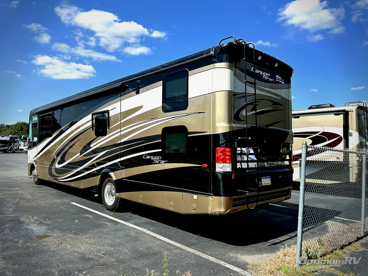 2016 Newmar Canyon Star 3921 Photo 2