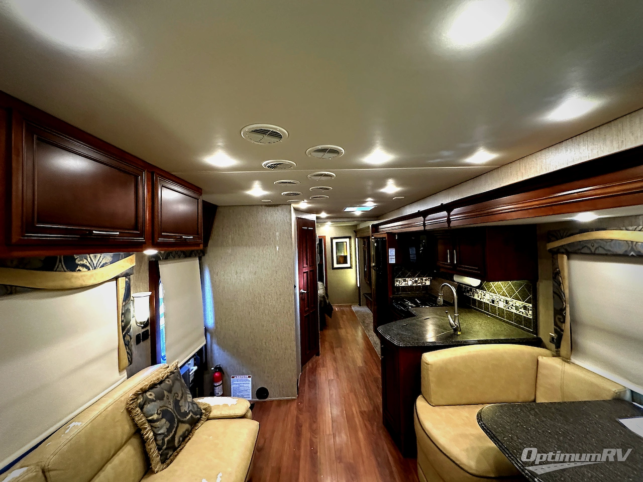 2016 Newmar Canyon Star 3921 Photo 6