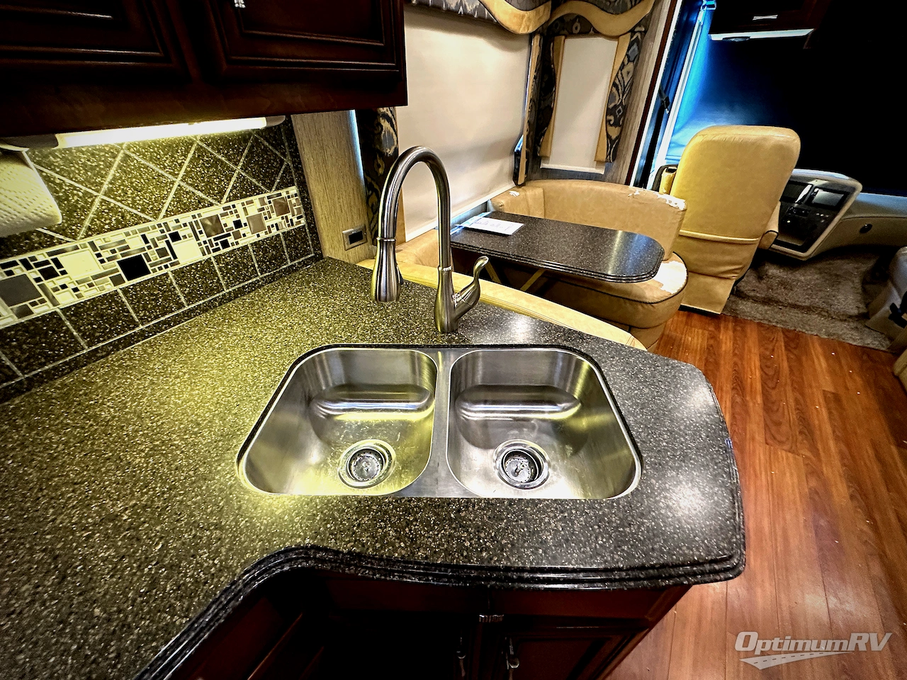 2016 Newmar Canyon Star 3921 Photo 9