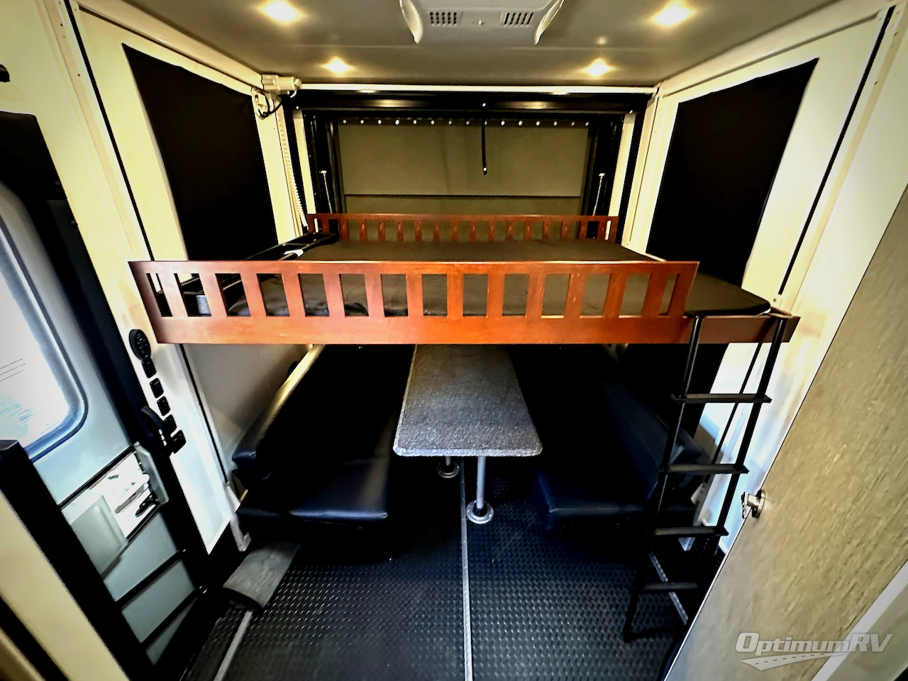 2016 Newmar Canyon Star 3921 Photo 18