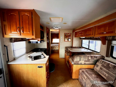 2006 Coachmen Freelander Premier 3150 SS RV Photo 2