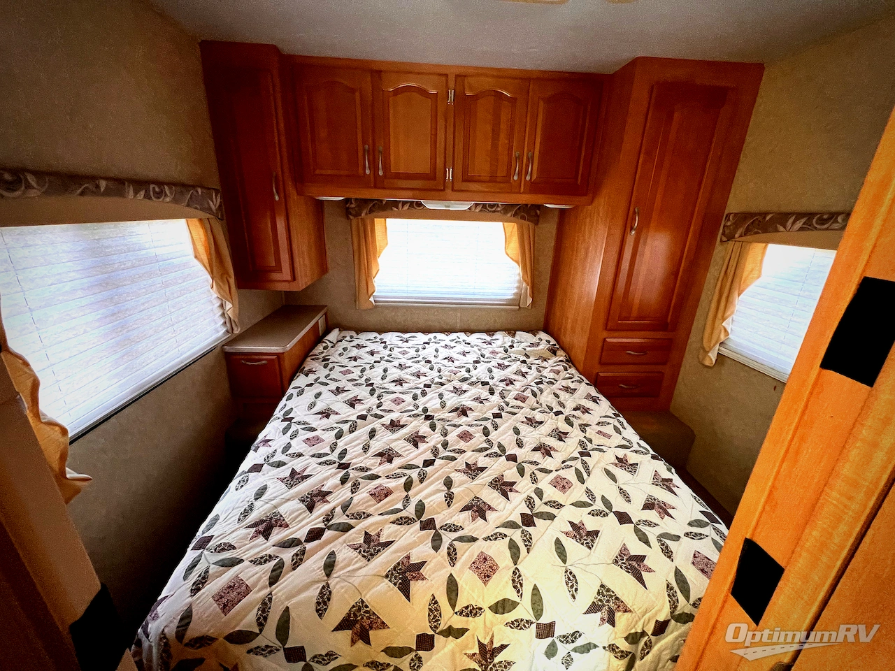 2006 Coachmen Freelander Premier 3150 SS Photo 19