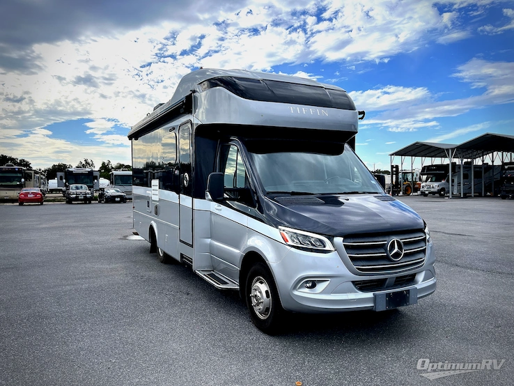 2020 Tiffin Wayfarer 25RW RV Photo 1