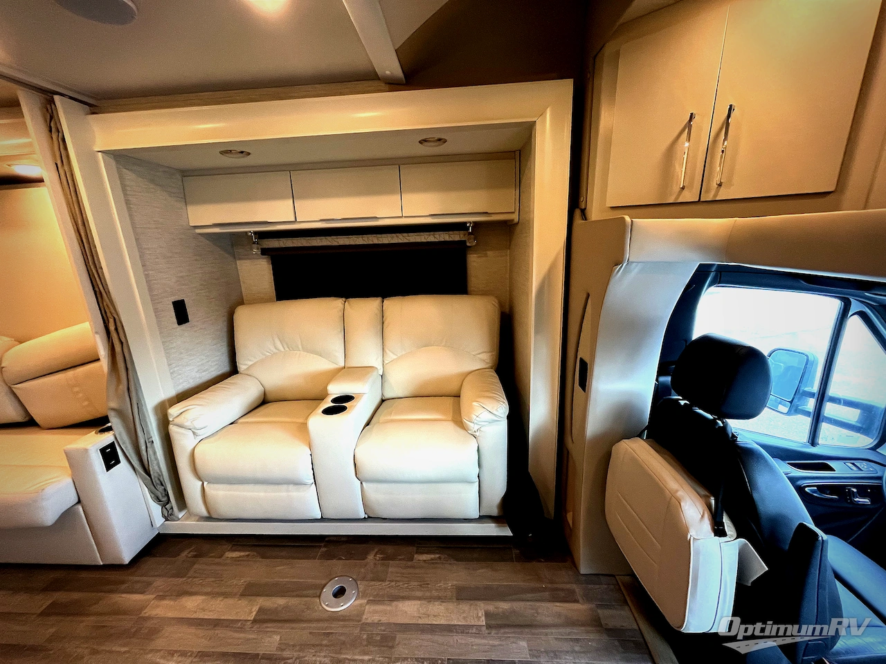 2020 Tiffin Wayfarer 25RW Photo 5