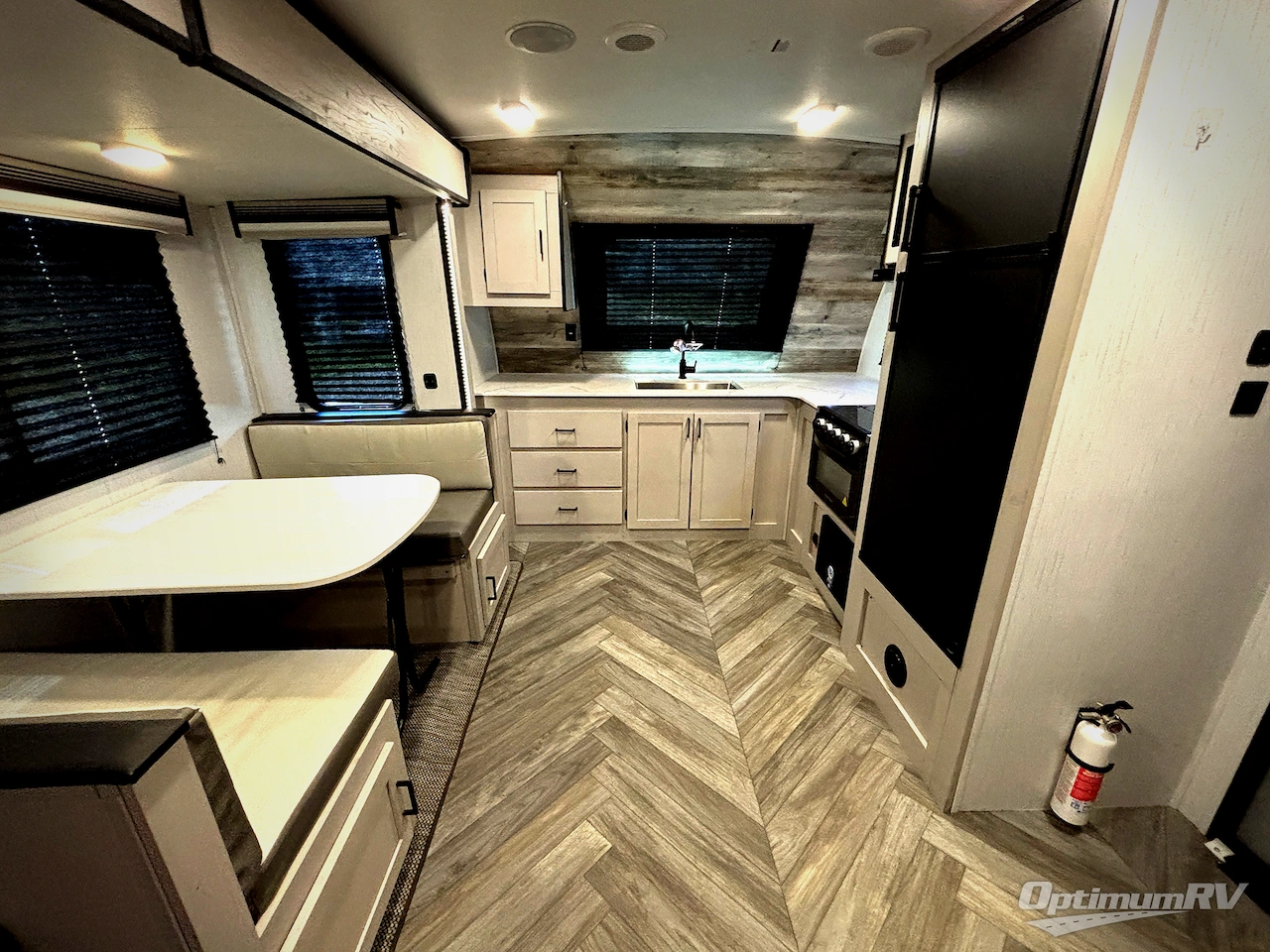 2023 Heartland Mallard 267FK Photo 5