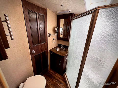 2020 Northwood Arctic Fox Grande Ronde 35-5Z RV Photo 4