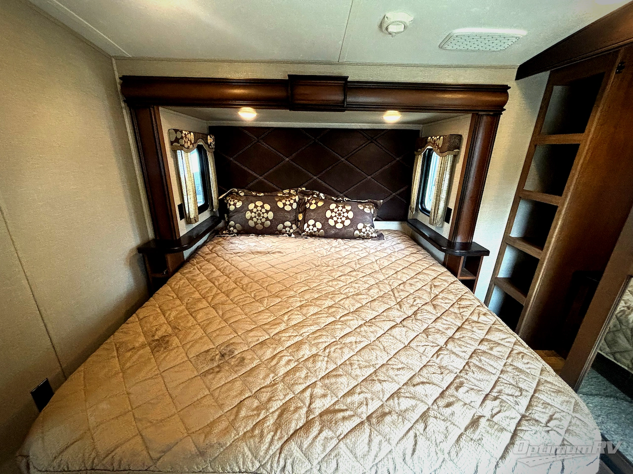 2017 Keystone Montana 3950BR Photo 7