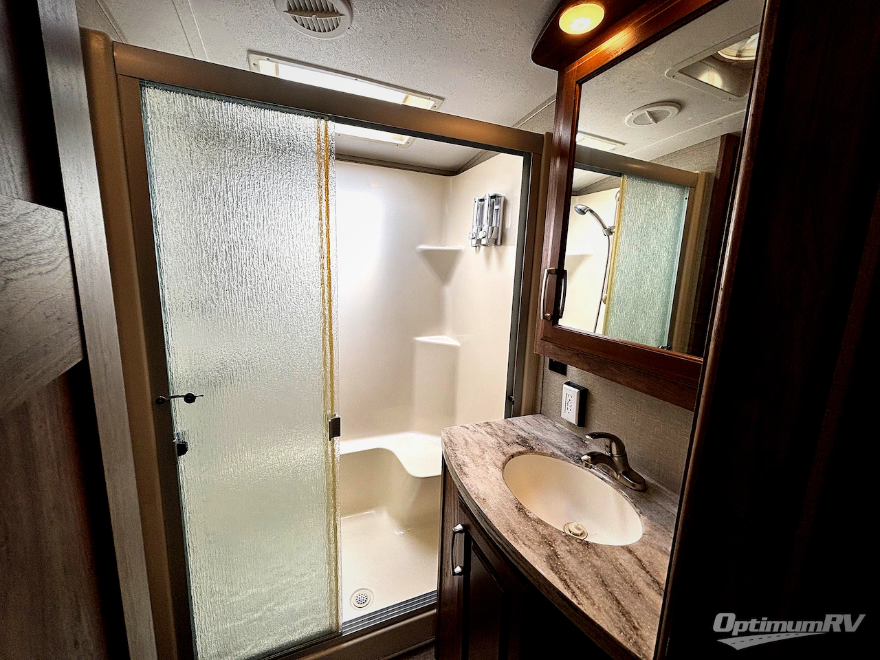 2017 Keystone Montana 3950BR Photo 10