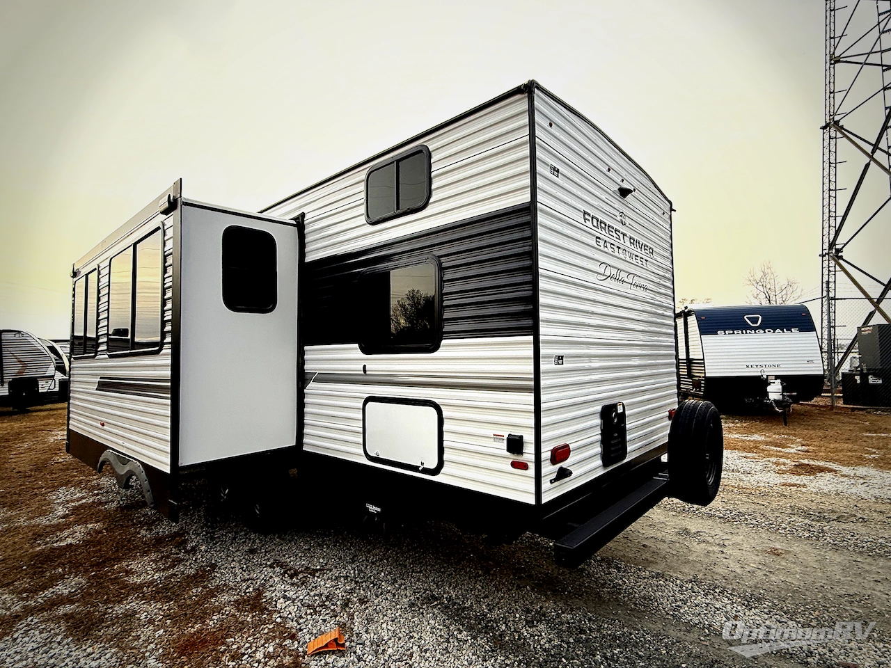 2026 East To West Della Terra 275BH Photo 3