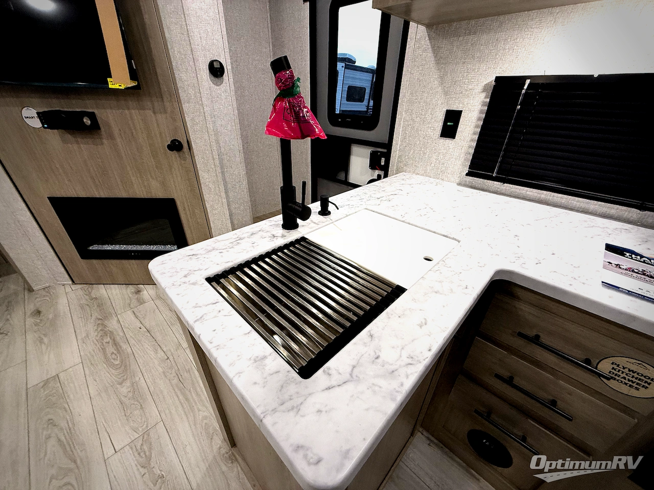 2026 East To West Della Terra 275BH Photo 12