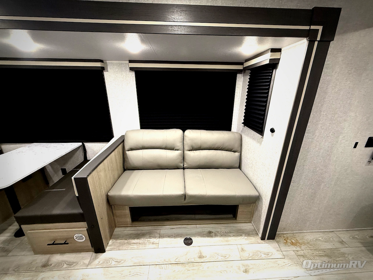 2026 East To West Della Terra 275BH Photo 17