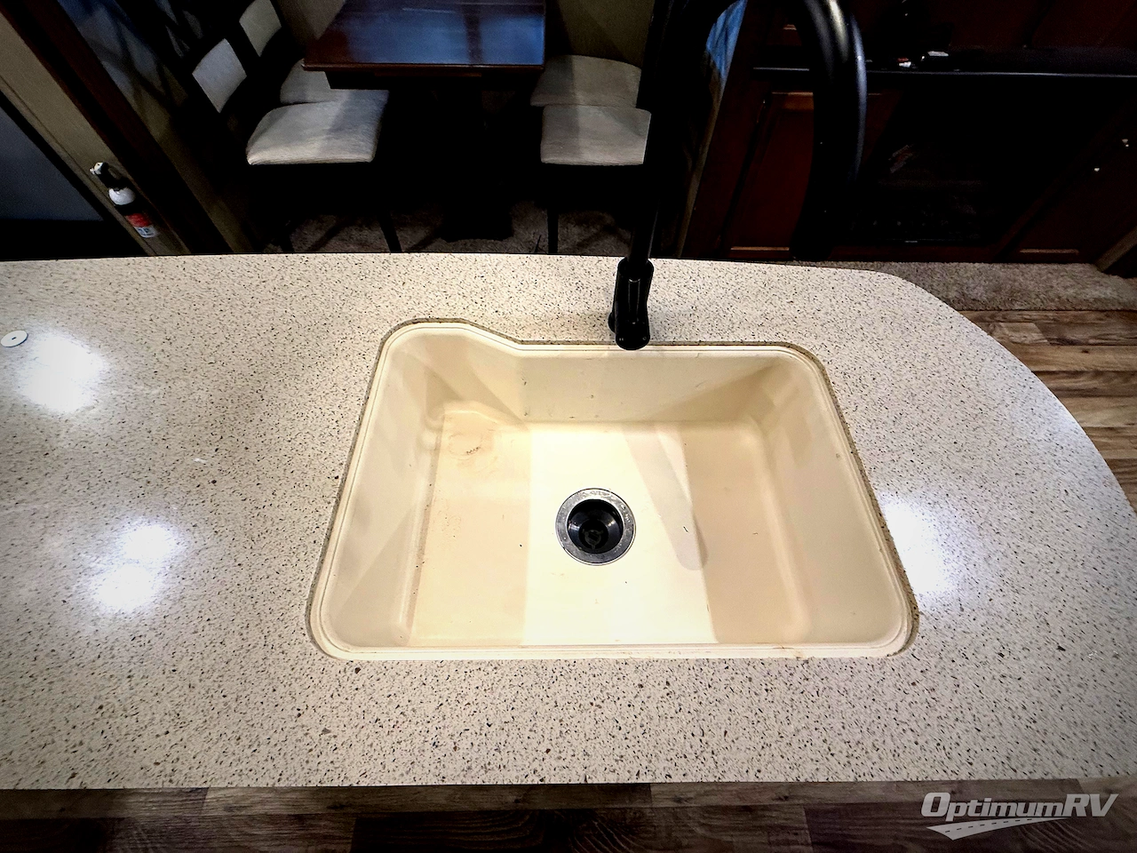 2018 Keystone Outback 330RL Photo 11