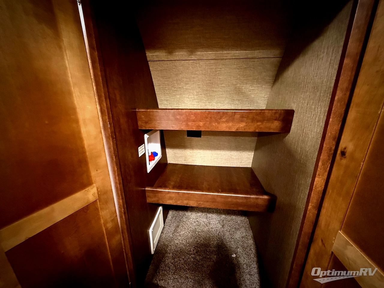 2018 Keystone Outback 330RL Photo 15