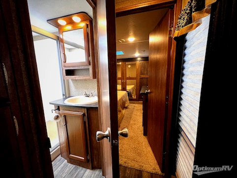 2016 Keystone Montana High Country 310RE RV Photo 3