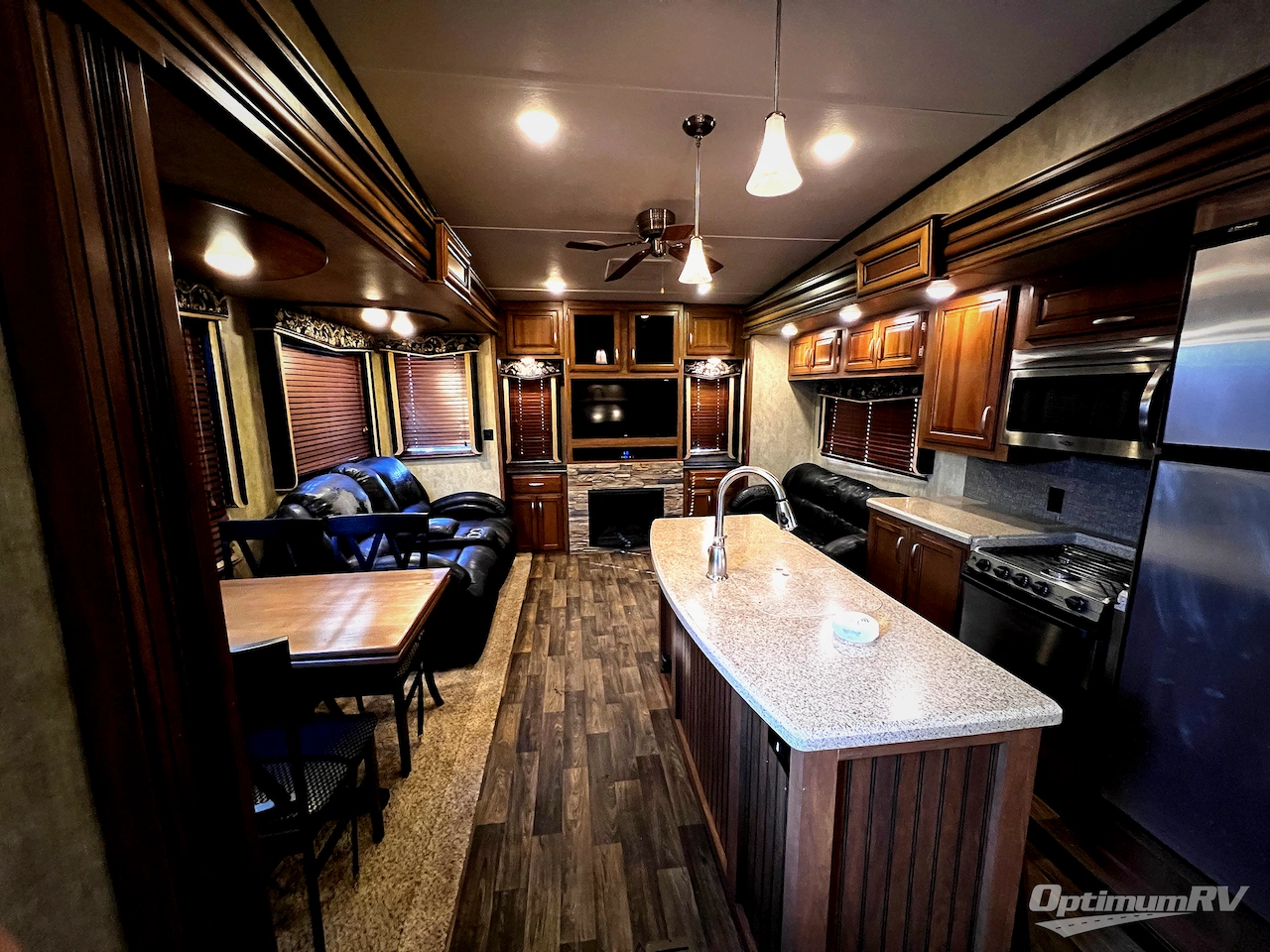 2016 Keystone Montana High Country 310RE Photo 3