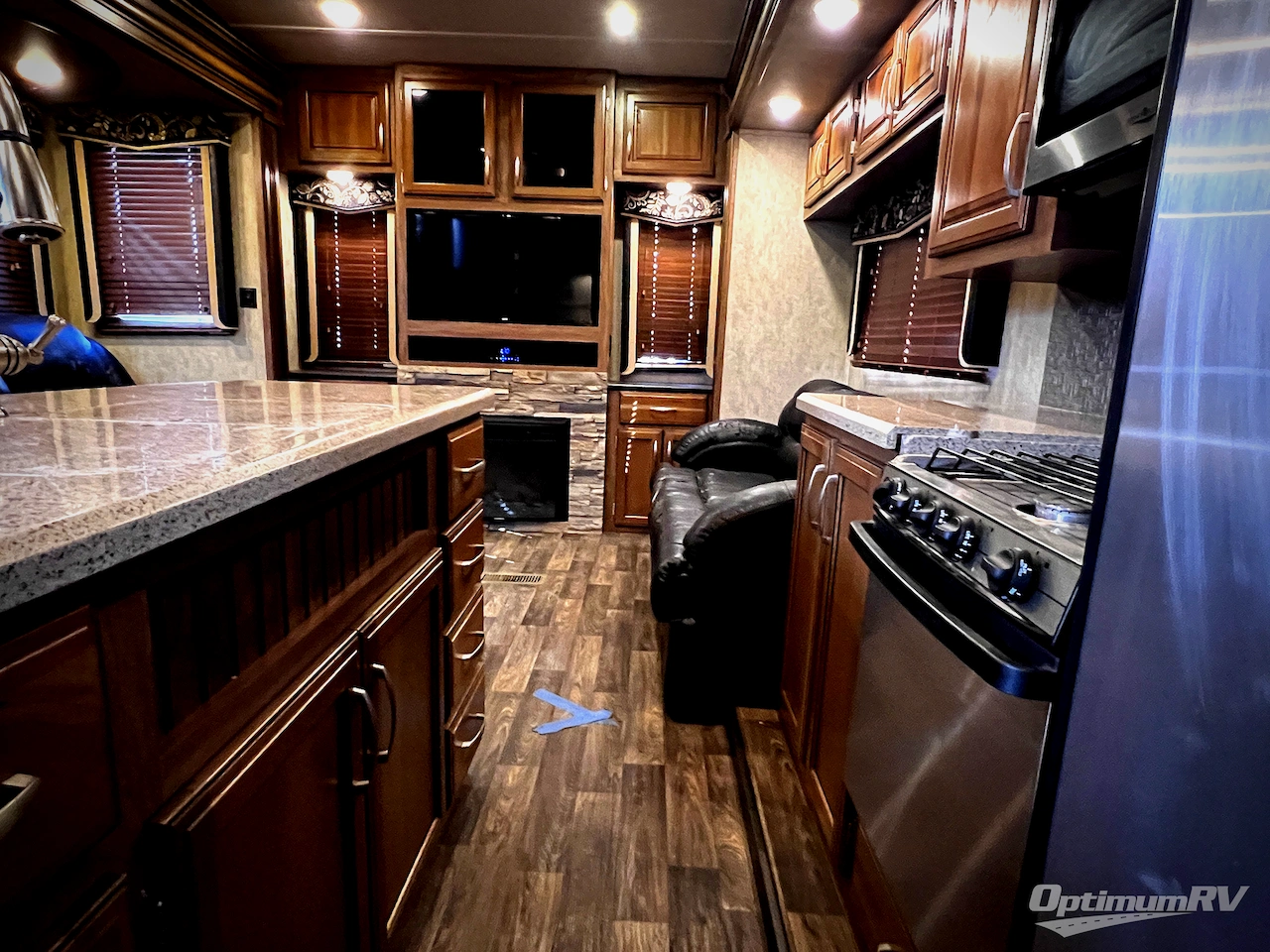 2016 Keystone Montana High Country 310RE Photo 14