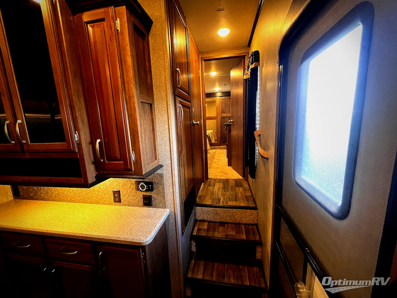 2016 Keystone Montana High Country 310RE Photo 20