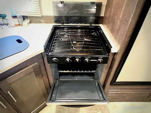 2018 CrossRoads Sunset Trail Super Lite SS289QB RV Photo 2