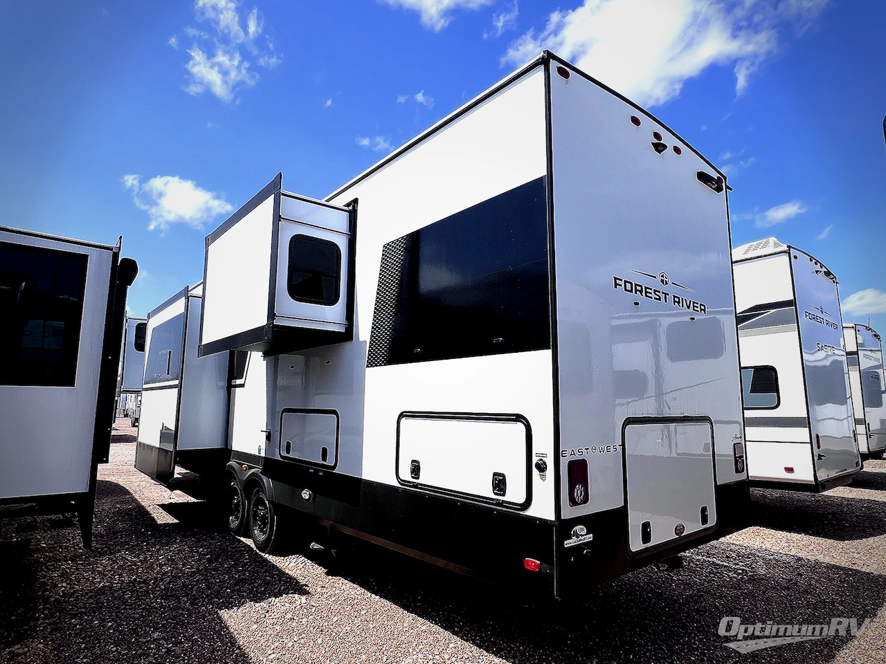 2025 East To West Ahara 380FL Photo 3