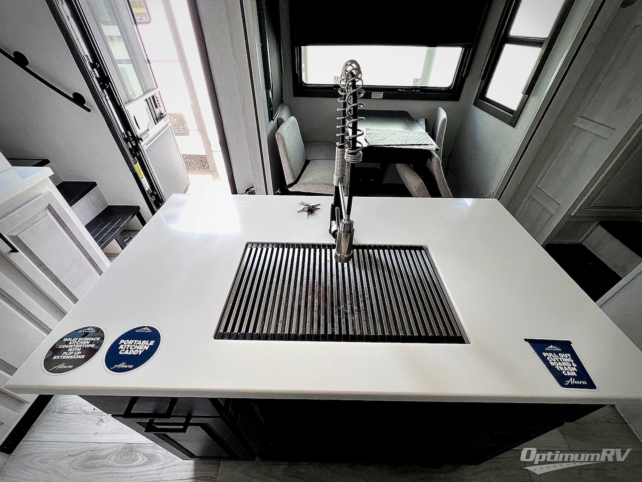 2025 East To West Ahara 380FL Photo 7