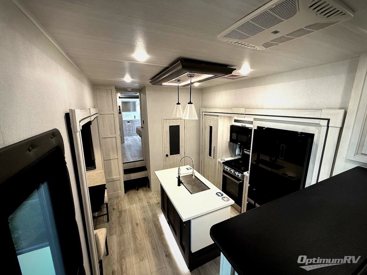 2025 East To West Ahara 380FL Photo 5