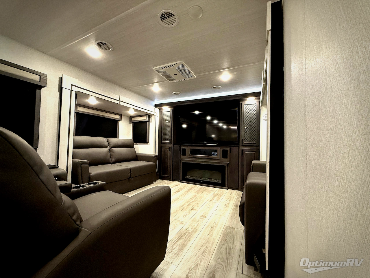 2025 East To West Ahara 380FL Photo 12