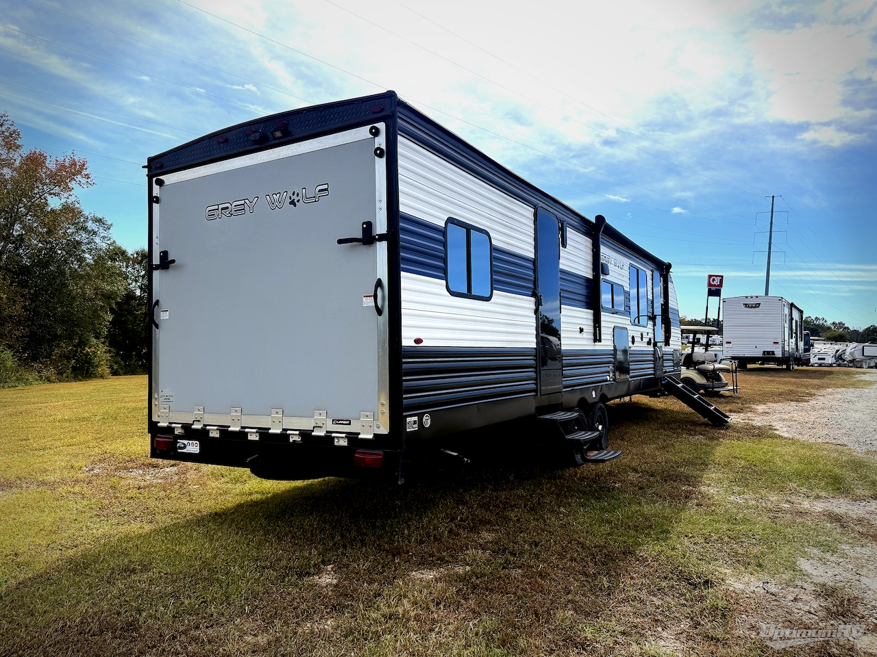 2023 Forest River Cherokee Grey Wolf 29RRT Photo 2