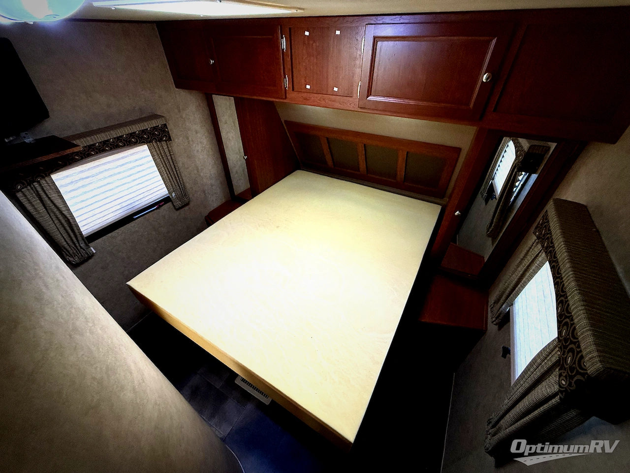 2013 Dutchmen Coleman CTU 297RE Photo 21