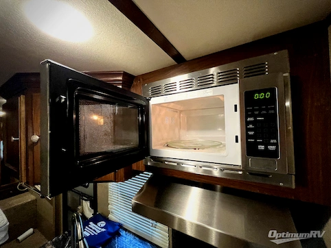 2016 Keystone Sprinter 313BHS RV Photo 3