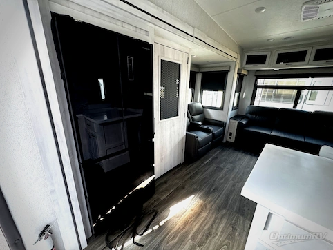 2026 East To West Ahara 383UR RV Photo 2