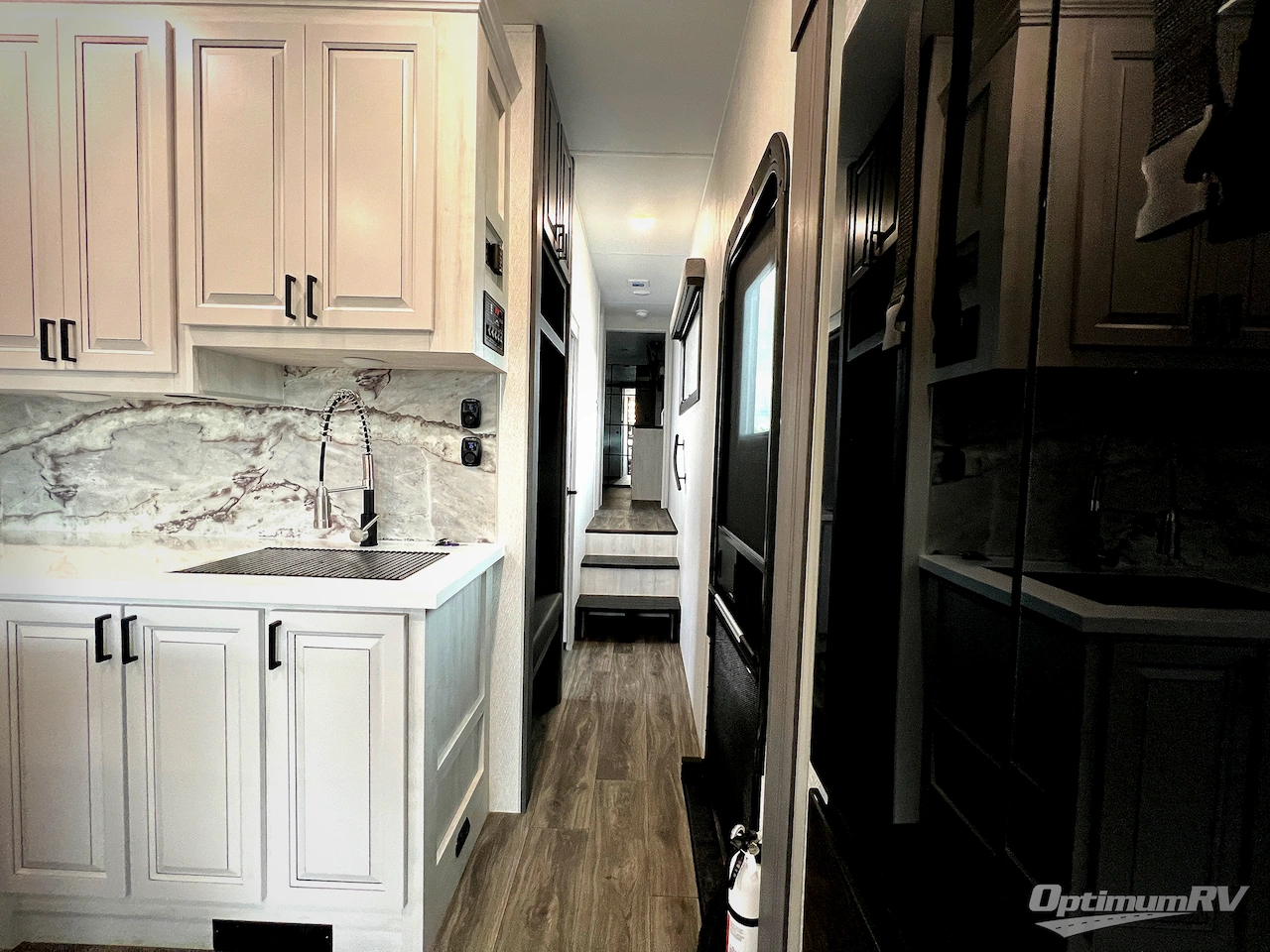 2026 East To West Ahara 383UR Photo 15