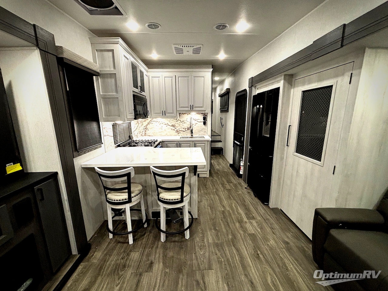 2026 East To West Ahara 383UR Photo 5