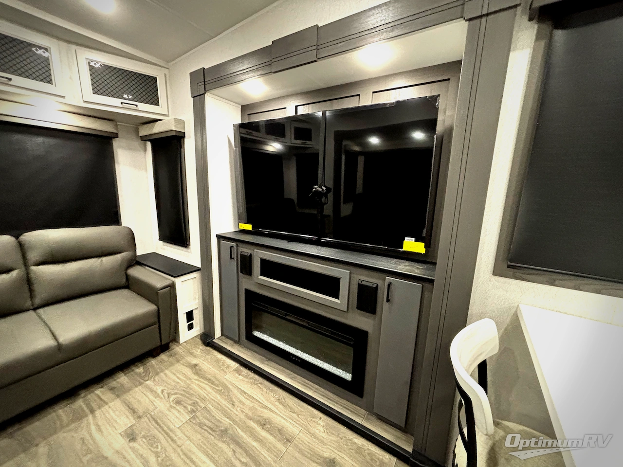 2026 East To West Ahara 383UR Photo 22