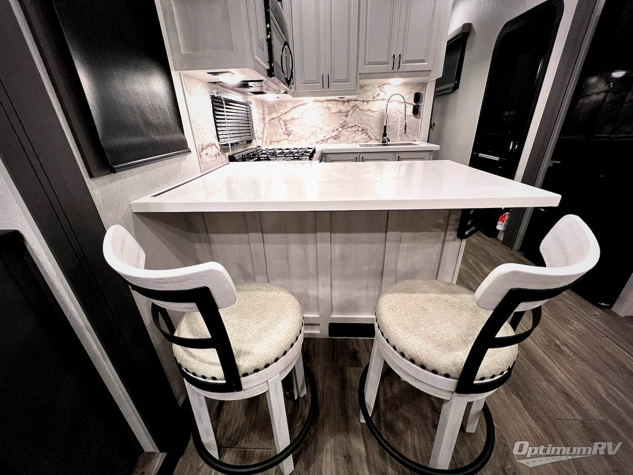 2026 East To West Ahara 383UR Photo 17