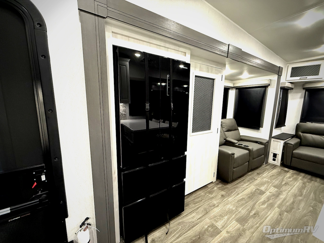 2026 East To West Ahara 383UR Photo 8