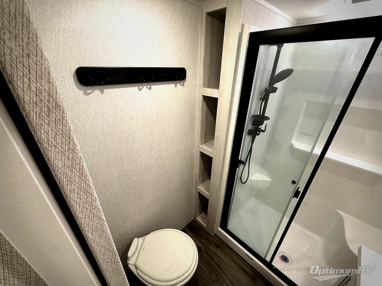 2026 East To West Ahara 383UR Photo 21