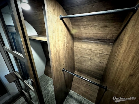 2021 KZ Durango Gold G383RLQ RV Photo 4