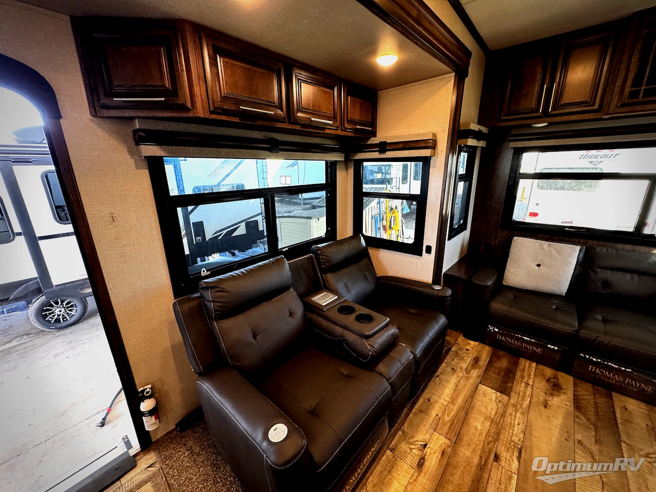 2021 KZ Durango Gold G383RLQ Photo 6