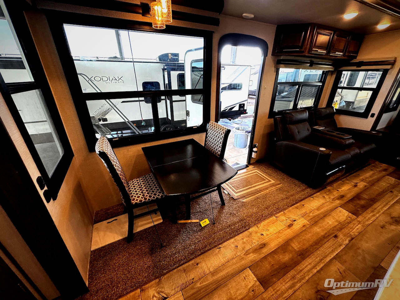 2021 KZ Durango Gold G383RLQ Photo 11