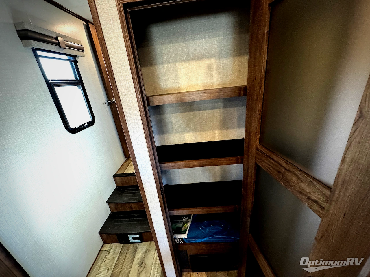 2021 KZ Durango Gold G383RLQ Photo 14