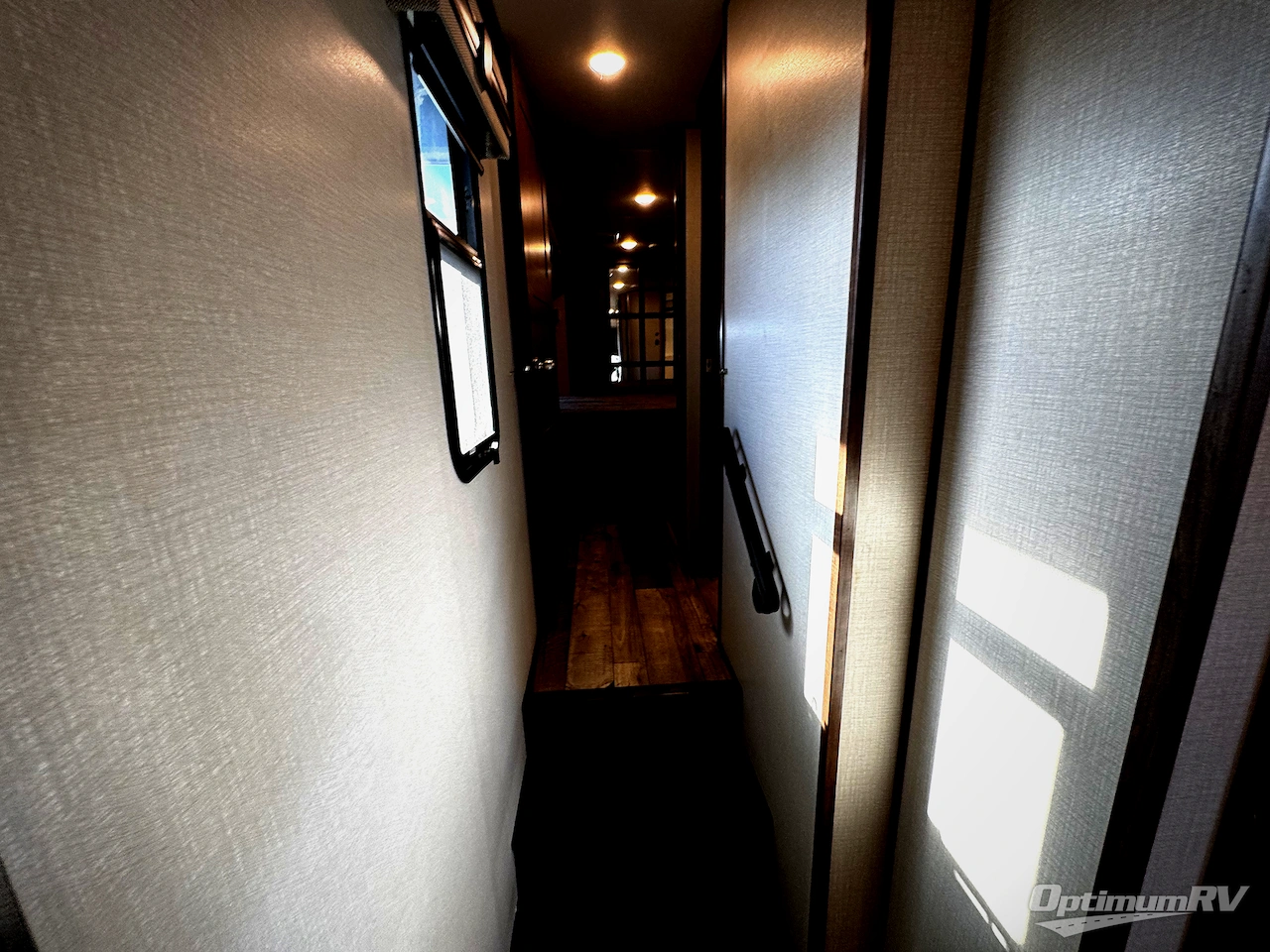 2021 KZ Durango Gold G383RLQ Photo 21