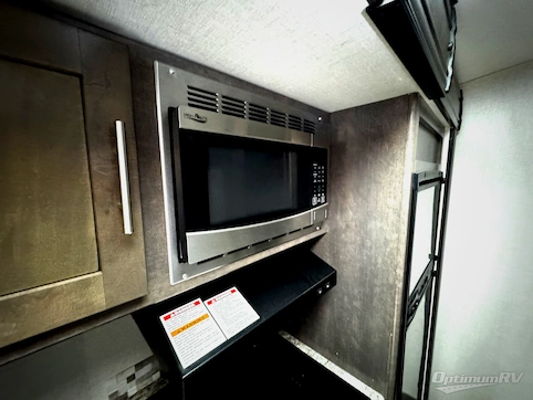 2018 CrossRoads Sunset Trail Super Lite SS331BH RV Photo 2