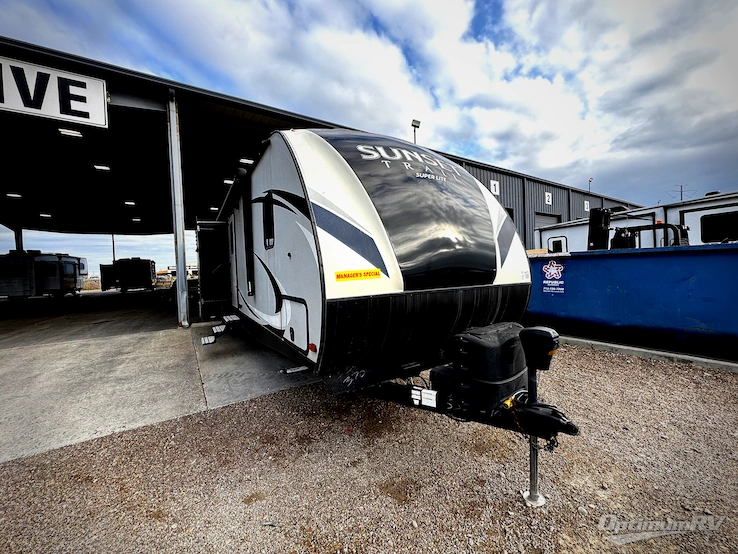 2018 CrossRoads Sunset Trail Super Lite SS331BH RV Photo 1