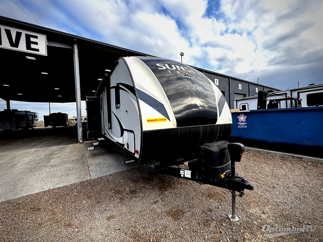 2018 CrossRoads Sunset Trail Super Lite SS331BH Photo 1