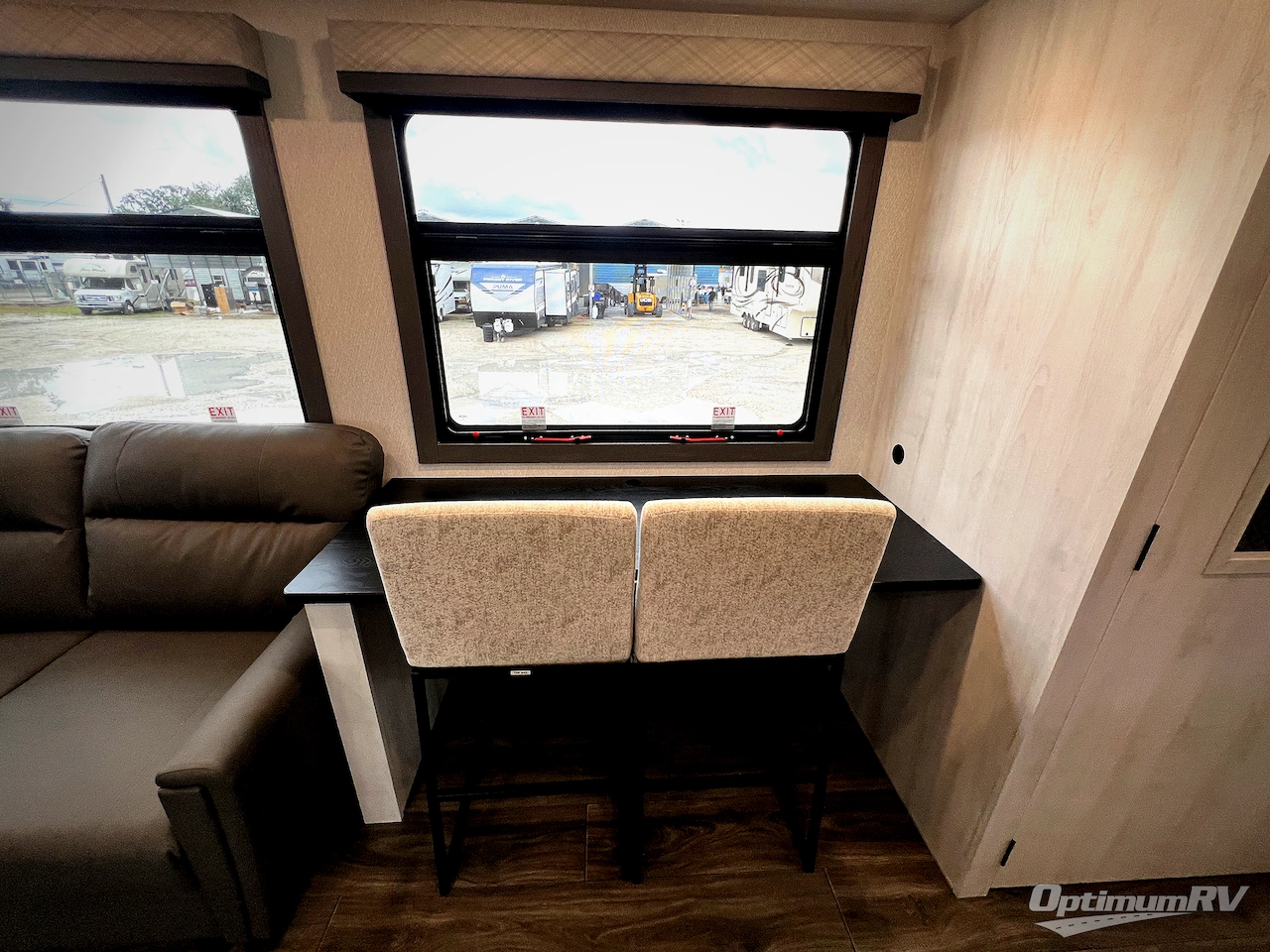 2026 East To West Ahara 395FB Photo 11